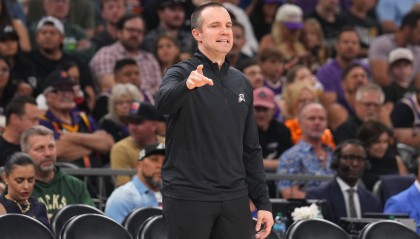 背靠背对阵独行侠！奥特：会评估球员情况决定是否安排轮休